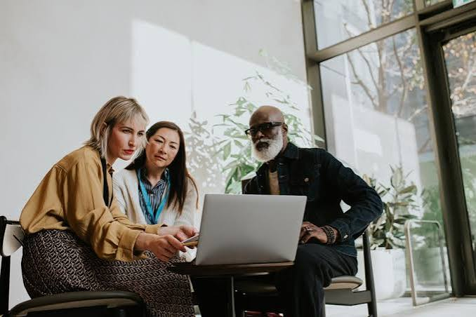 How to Close More Deals Without Being Pushy: A Comprehensive Guide for Business Leaders